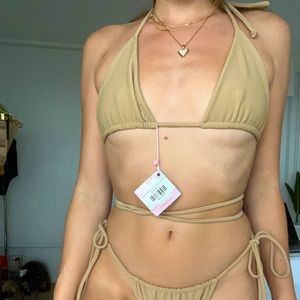 Nude bikini top / wrap around